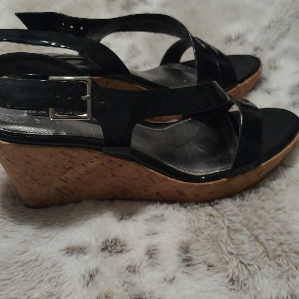 Heels - Picture 3 of 4